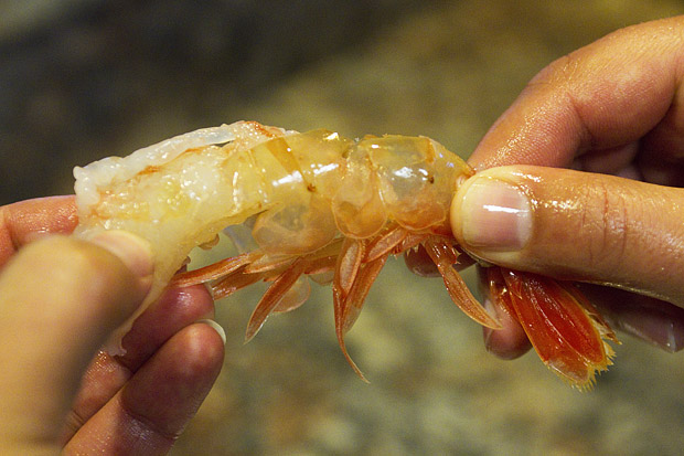 How to Clean Spot Prawns